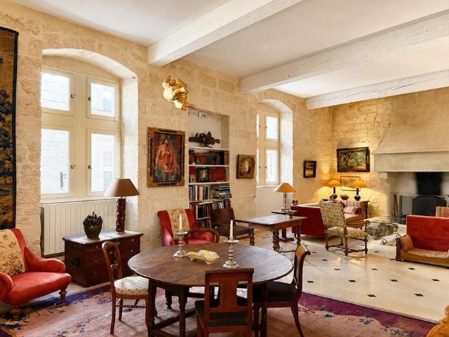 Uzès Appartement d'exception avec ascenseur et terrasse 256m² Uzès