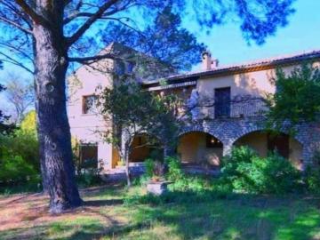 UZES VILLA T9 242 M2 PISCINABLE GRAND GARAGE JARDIN 1655 M2 595 000€