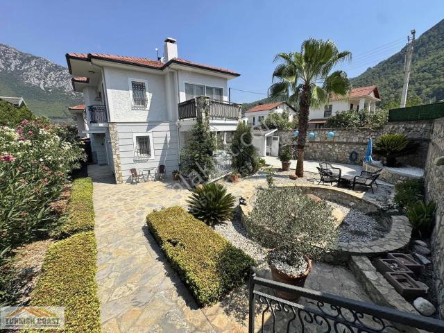 Üzümlüde Eşyalı, Özel Havuzlu Ve Bahçeli Müstakil Dubleks Villa