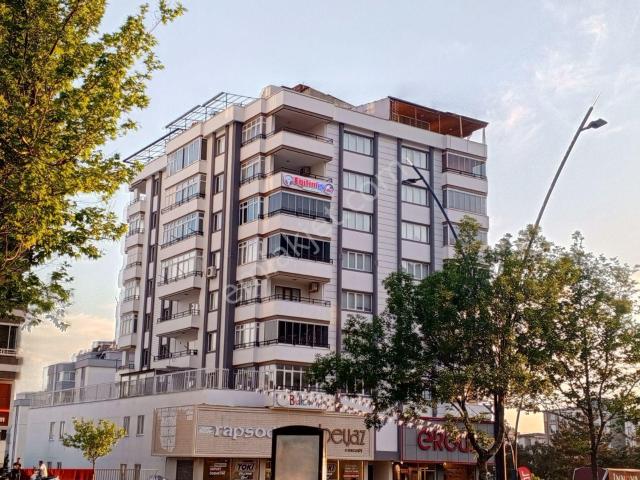 Uzun Çarşı Civarında Cadde Üzerinde Satlık 5+1 Geniş Daire
