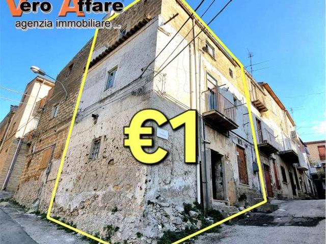V004051 Casa singola a Grotte, Sicilia, a soli 1 euro!