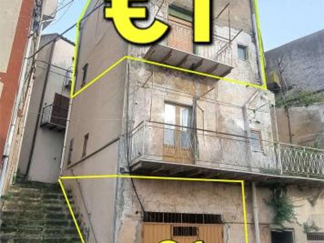 V004312 VENDESI CASA A 1 € A SUTERA