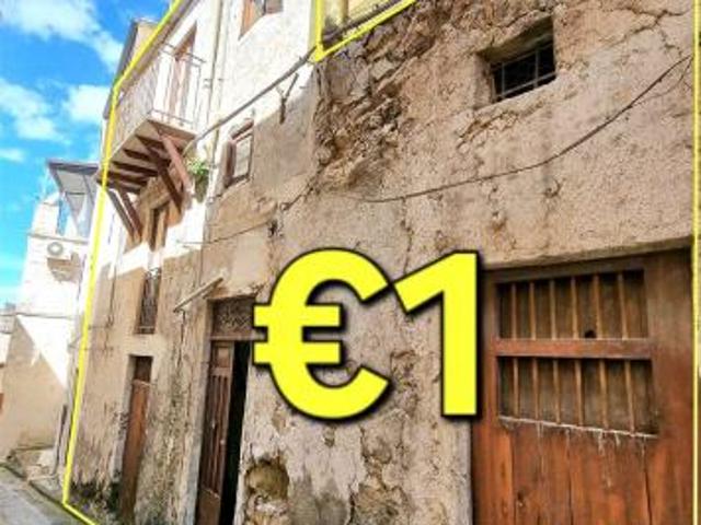 V003933 VENDESI CASA AD 1€ A SUTERA