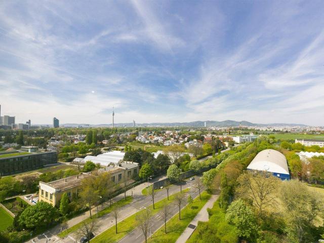 V22 Living 3 Zimmer im 11. Stock mit Fernblick und Rooftop Pool