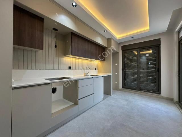 V. Aydoğmuş Mah. Ayrı Mutfaklı Sıfır Y.giriş 2+1 Işıl Işıl Daire