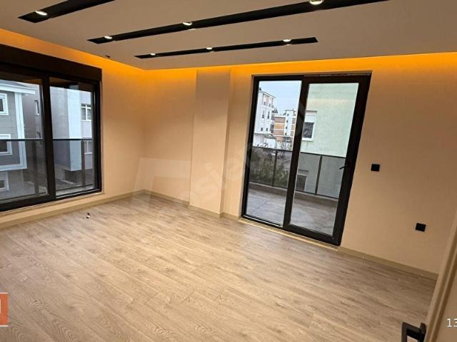 V.KARŞIYAKADA SIFIR HAN GİBİ KİRALIK 1+1