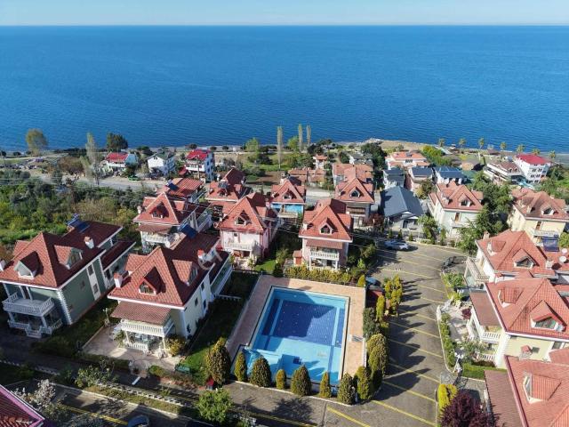 Vıp Real'denkorukent Villaların'da Deniz Manzaralı Satılık Villa