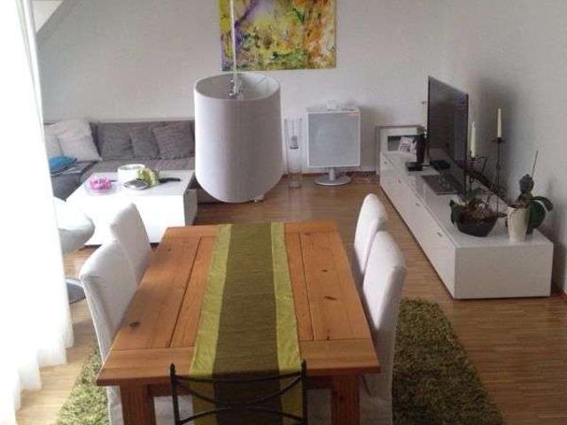 V.Privat: Wunderschöne 2.5Zi DG Maisonette mit Balkon, Oberursel, zentral