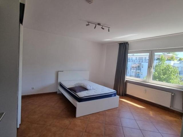 v. Privat: ETW zu verkaufen Frankf. Niederrad, 70 qm, 3 Zimmer