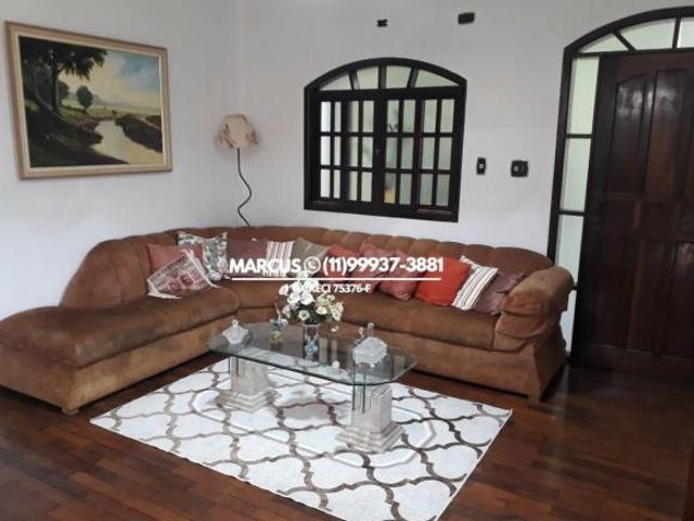 V. SÃO FRANCISCO CASA EM RUA TRANQUILA COM 350 M² 3 VAGAS DE GARAGEM. FL23