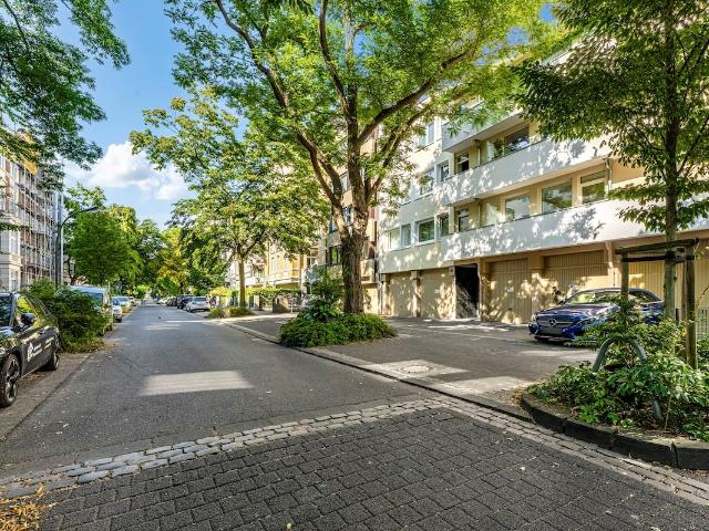 V t otally furnished. Stylish temporary living at Florapark, Dusseldorf Amsterdam Apartments for Rent