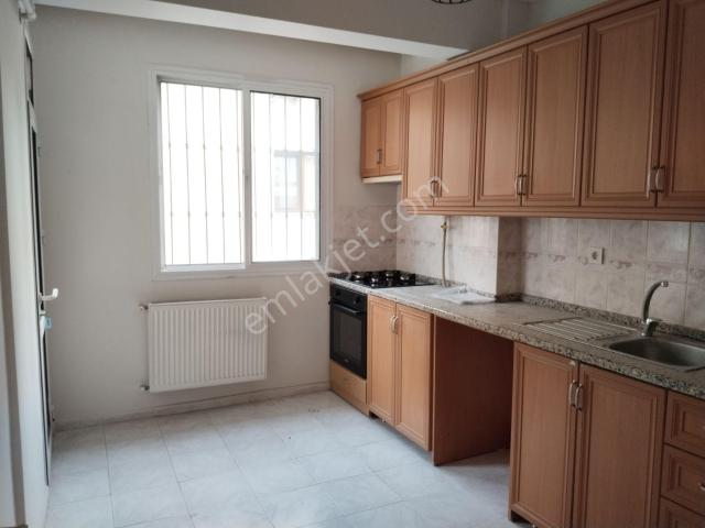 Va 1 İzmir Küçük Çiğli'de Kilerli Geniş 3+1 Kiralık Daire