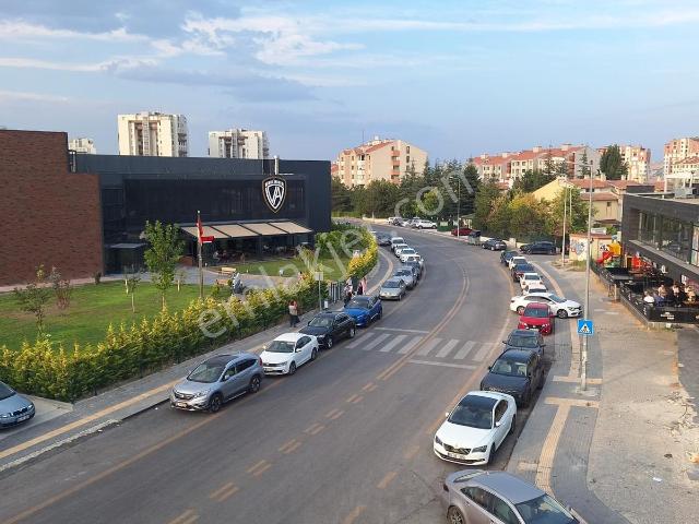 Vamos Akademi Karşısı Cadde Üzeri 1+1 Her Şey Dahil Ara Kat D