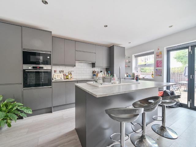 Vant Road, London SW17, 4 bed detached house to rent, £4,600 pcm | PrimeLocation