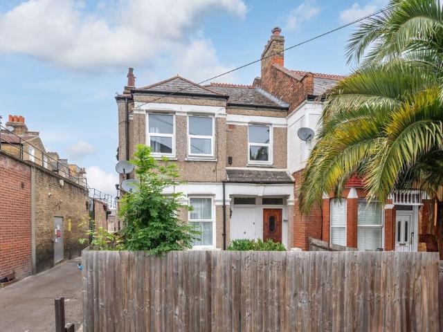 Vant Road, Tooting, London, SW17 1 bed maisonette to rent £2,000 pcm £462 pw