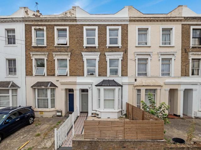 Vant Road, Tooting SW17, 3 bed flat to rent, £2,700 pcm | PrimeLocation