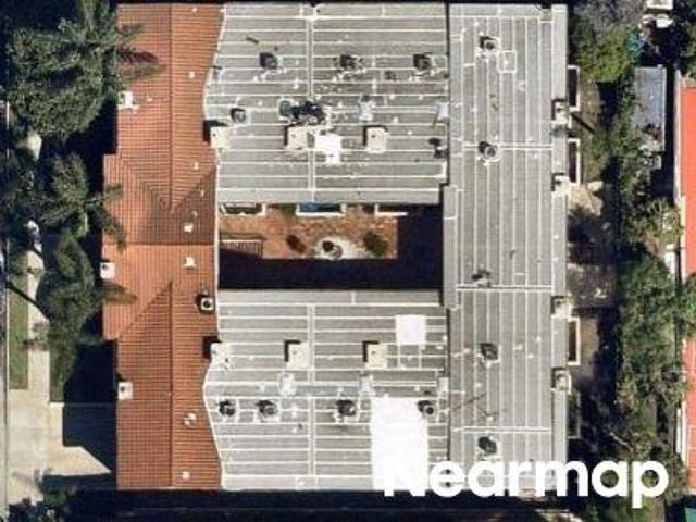 Vantage Ave