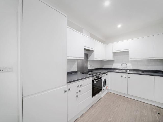 Vantage House SW19, 1 bed flat to rent, £1,500 pcm | PrimeLocation