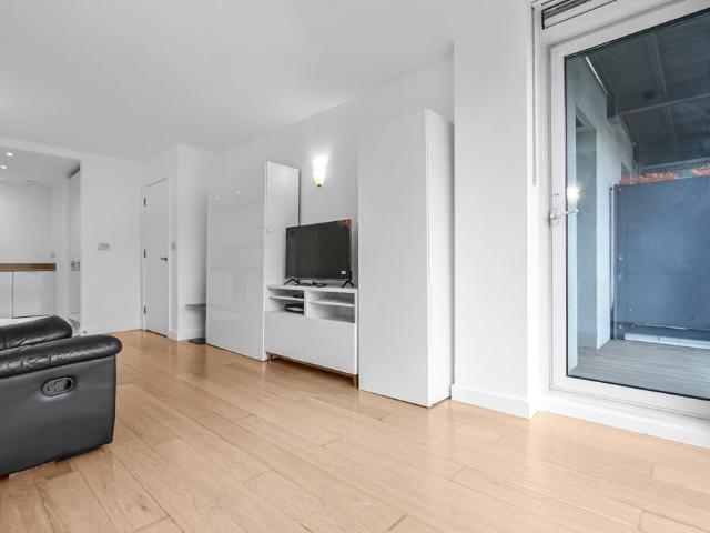Vantage, Station Approach, Hayes UB3, 1 bed flat to rent, £1,650 pcm | PrimeLocation