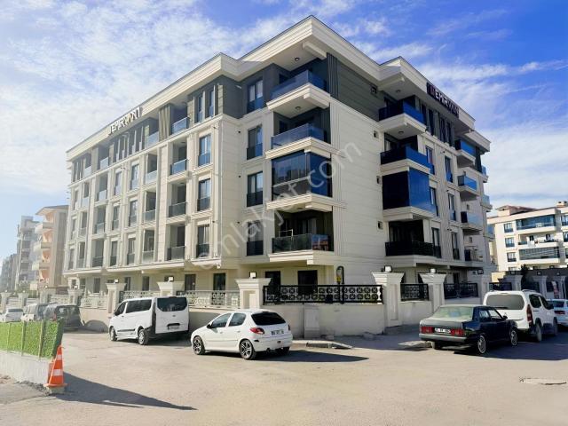 Van Cumhuriyet Mahallesinde Site İçi Kiralık 1+1 Daire