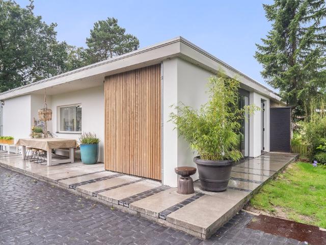 Van Blaaderenweg, Bergen