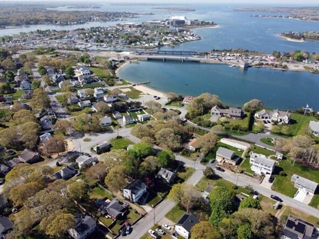 Van Bummel Rd, Bourne, Home For Sale