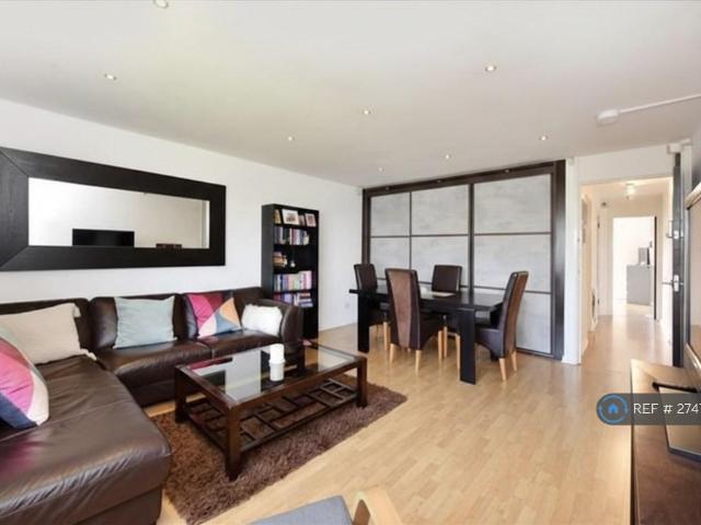 Van Gogh Court, London, E14 2 bed flat to rent £2,300 pcm £531 pw