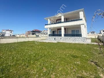 Van Gölü'ne Nazır: Kesintisiz Göl Manzaralı Lüks Villa