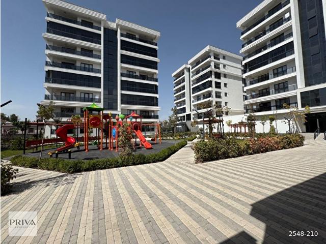 Van Kale Yolunda 155 m Satılık Daire Peyzajlı Kapalı Otoparklı