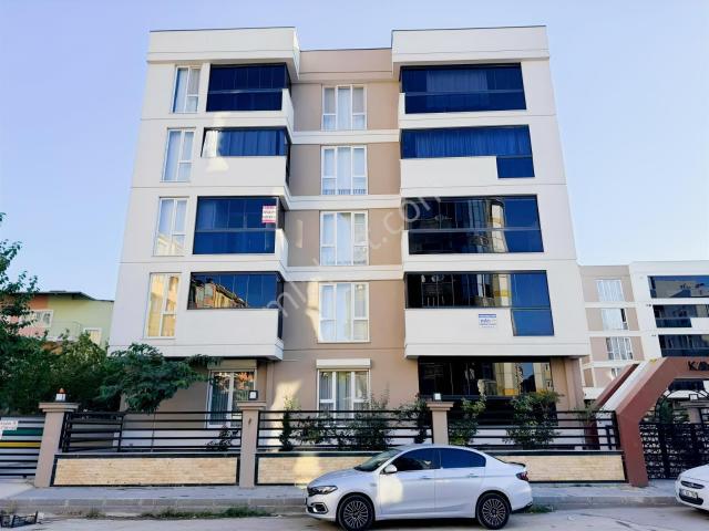 Van İpekyolu Cumhuriyet Mahallesinde Satılık 3+1 Daire