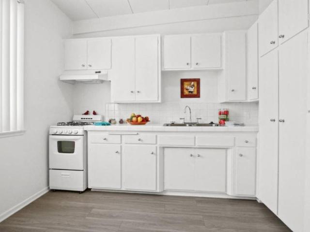 Van Nuys CA 91405 104413513