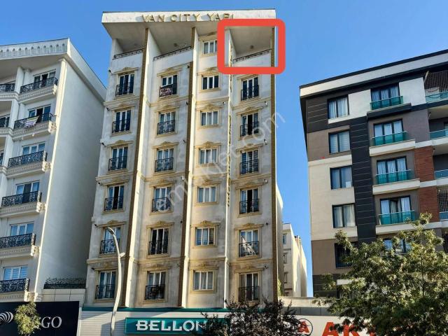 Van Sıhke Caddesi Üzerinde Kiralık 2+1 Eşyalı Dublex Daire