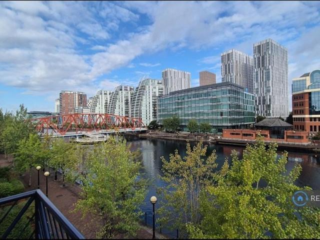 Vancouver Quay, Salford, M50 2 bed penthouse to rent £1,395 pcm £322 pw