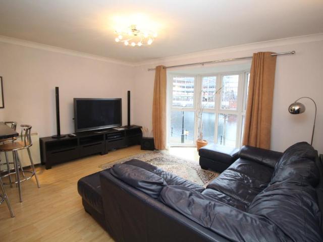 Vancouver Quay, Salford, M50 3TX, United Kingdom | 3 bed apartment for rent #139403461 | Rentberry
