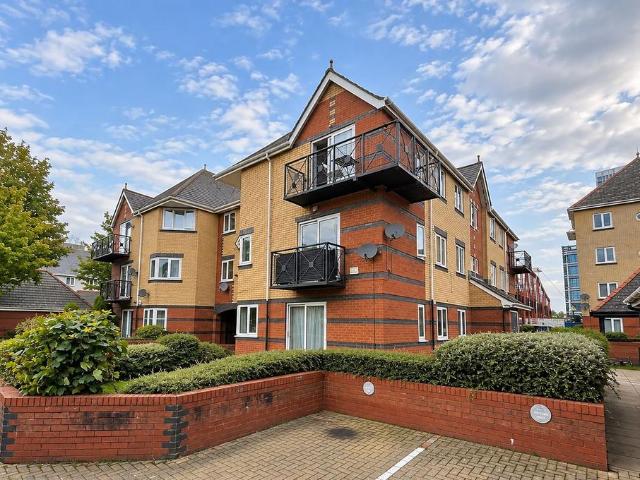 Vancouver Quay, Salford Quays. 3 bed apartment to rent £1,550 pcm £358 pw