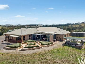 Lade Vale, Yass Valley, Victoria - Equipped kitchen