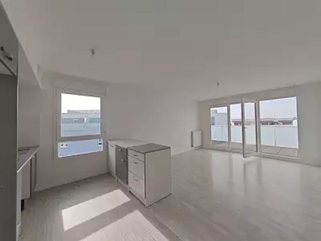 Vannes 56000 Location appartement 3 pièces t3 au dernier étage cave