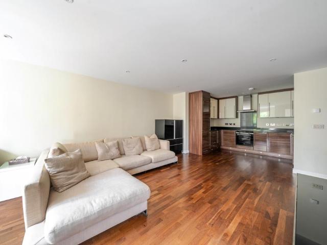 Vanston Place London SW6 2 bed apartment to rent £3,300 pcm £762 pw