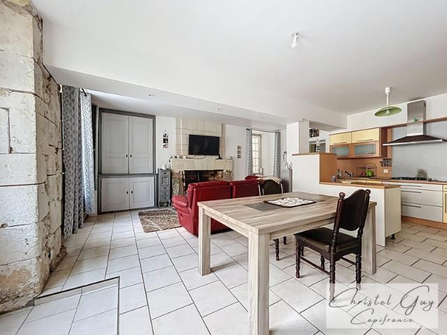 Vaas 72500 Ancien monastère rénové à vendre, 3 chambres, coeur de village