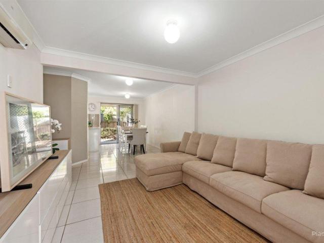 Vacant and ready for you to move straight in!