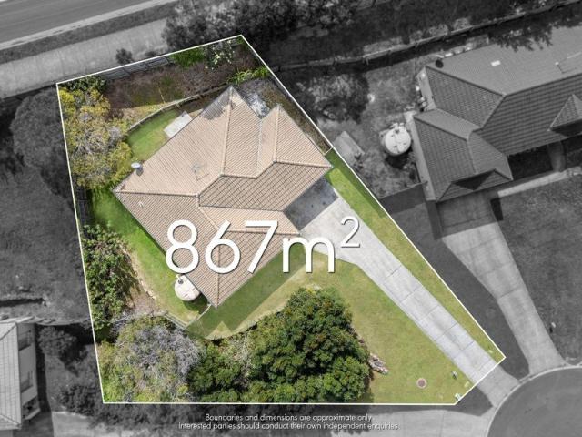 Vacant and Ready to move in! Exceptional Space and Lifestyle Appeal