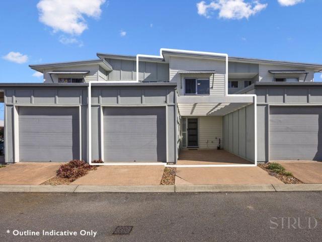 Vacant and Ready to Move In! No Rear Neighbours + Pool Right Behind!
