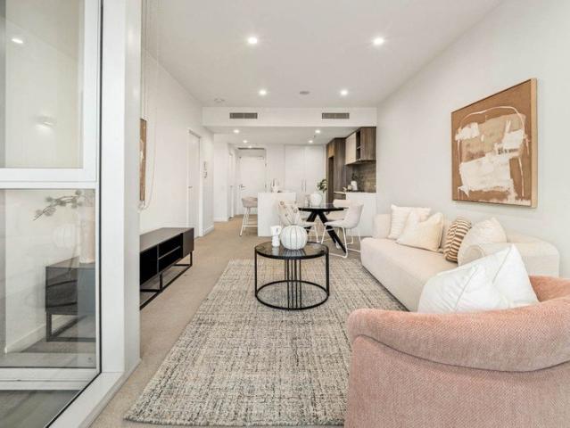 Vacant and Ready to Move In | North East Aspect with City Views