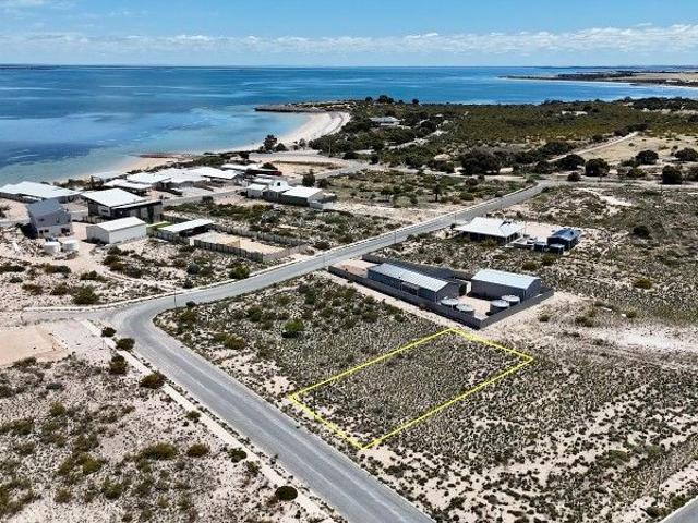 Vacant allotment just minutes from the beach!