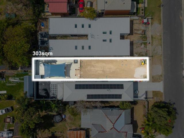 Vacant Everton Park Block with Pool