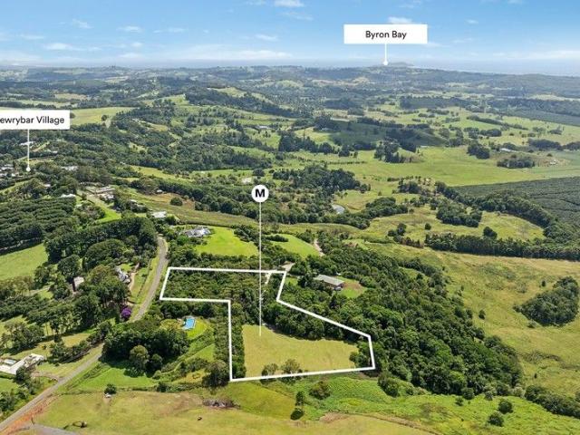 Vacant hinterland acreage with spectacular ocean views