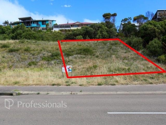 Vacant Land 836sqm with Bay Glimpses