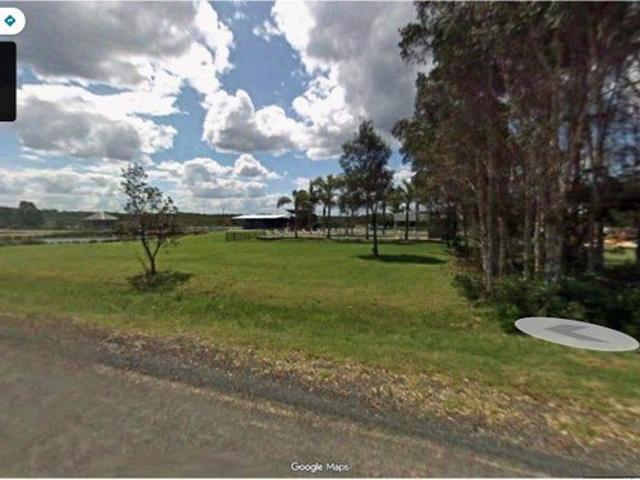 Vacant Land 8 Min walk to Diamond Beach  A Great Opportunity that won't last long  Vendor Keen to sell, offers considered