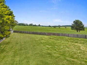 Vacant Land with Rural Views in a Quiet, Established Cul de Sac