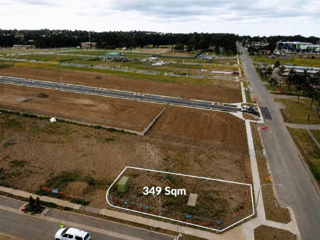 VACANT LAND BUILD YOUR DREAM HOME OR TAKE ADVANTAGE OF A HOUSE & LAND PACKAGE